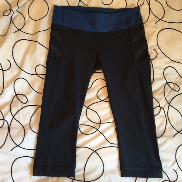 Lululemon Crop - Picture 1 of 4